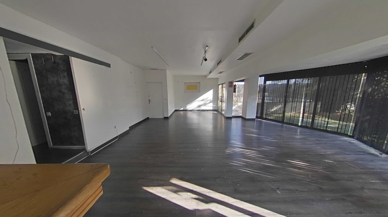 77m² Commercial property in Madrid, Spain No. 74517