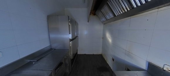 77m² Commercial property in Madrid, Spain No. 74517 13