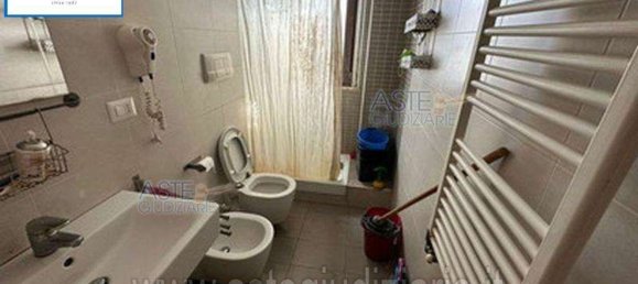 4 rooms Apartment in Rome, Italy No. 28108 7