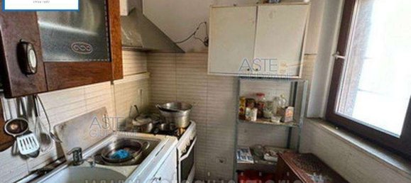 4 rooms Apartment in Rome, Italy No. 28108 5