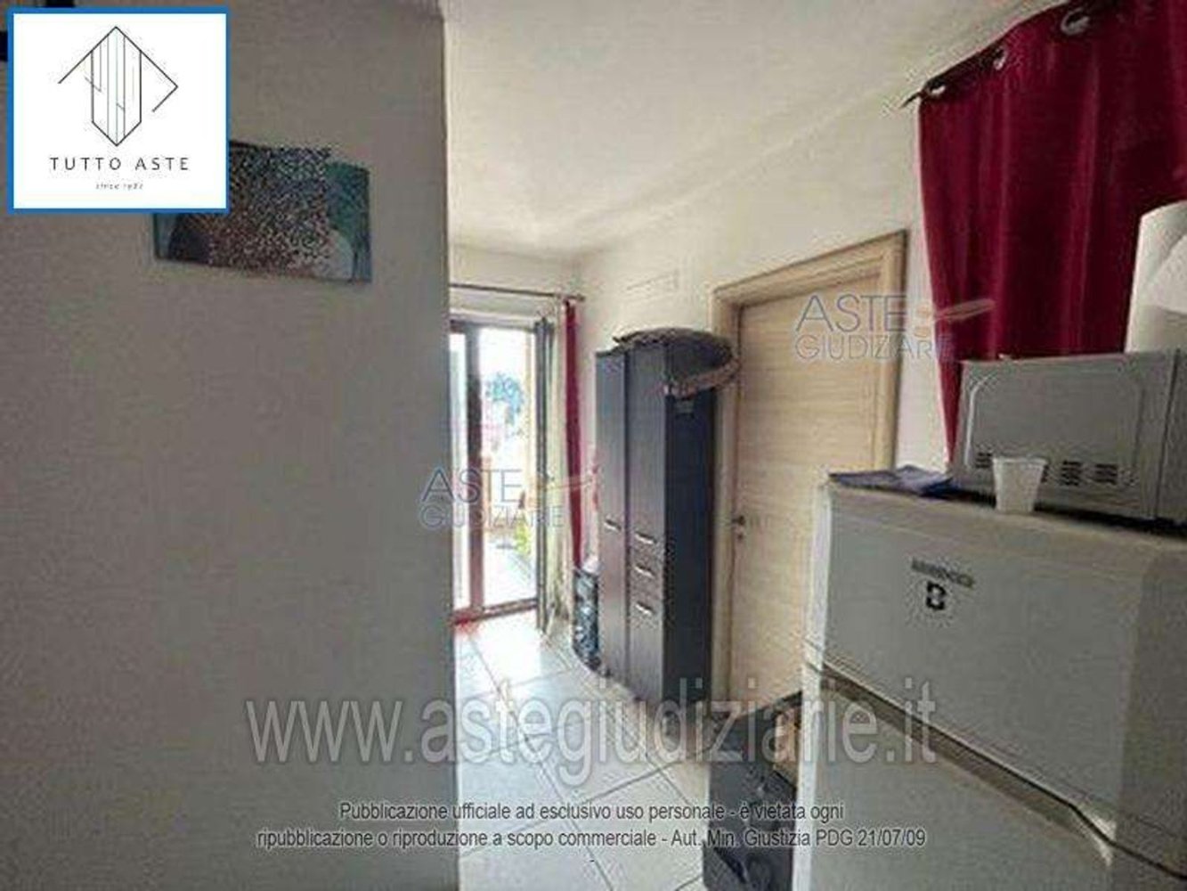 4 rooms Apartment in Rome, Italy No. 28108