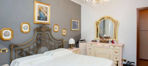 3 rooms Apartment in Milan, Italy No. 241621 8