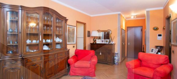 3 rooms Apartment in Milan, Italy No. 241621 4