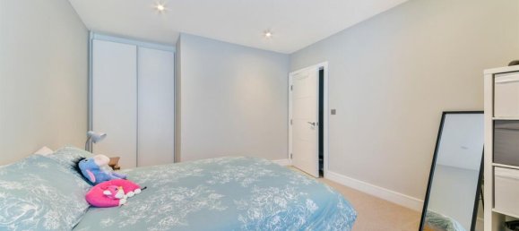 1 bedroom Apartment in London, United Kingdom No. 9640 6