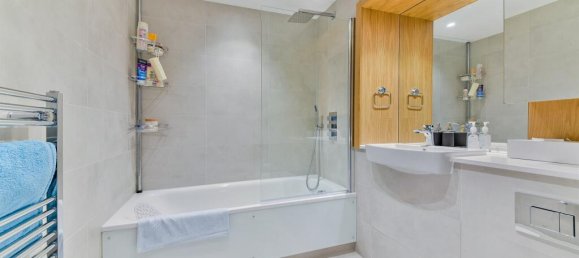 1 bedroom Apartment in London, United Kingdom No. 9640 8