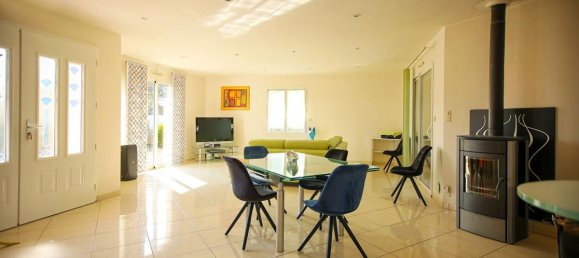 3 bedrooms House in Beaurepaire, France No. 343093 7