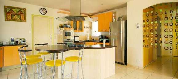 3 bedrooms House in Beaurepaire, France No. 343093 5