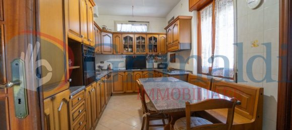 Квартира с 3 спальнями в Санта Мария Капуа Ветере, Италия № 326753 5