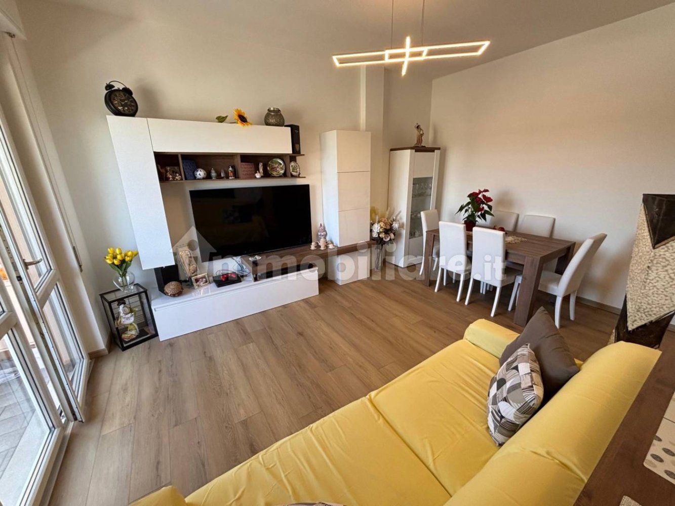 2 Schlafzimmer Wohnung in Lurate Caccivio, Italy, Nr. 263794