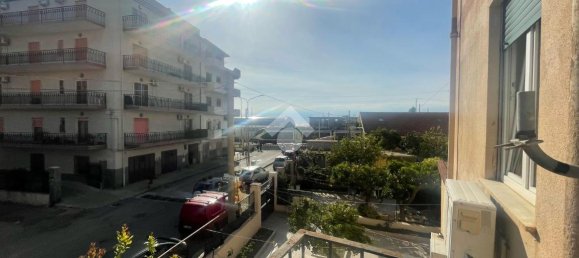 3-salle Appartement à Reggio Calabria, Italy No. 35047 74