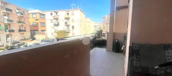 3-salle Appartement à Reggio Calabria, Italy No. 35047 58