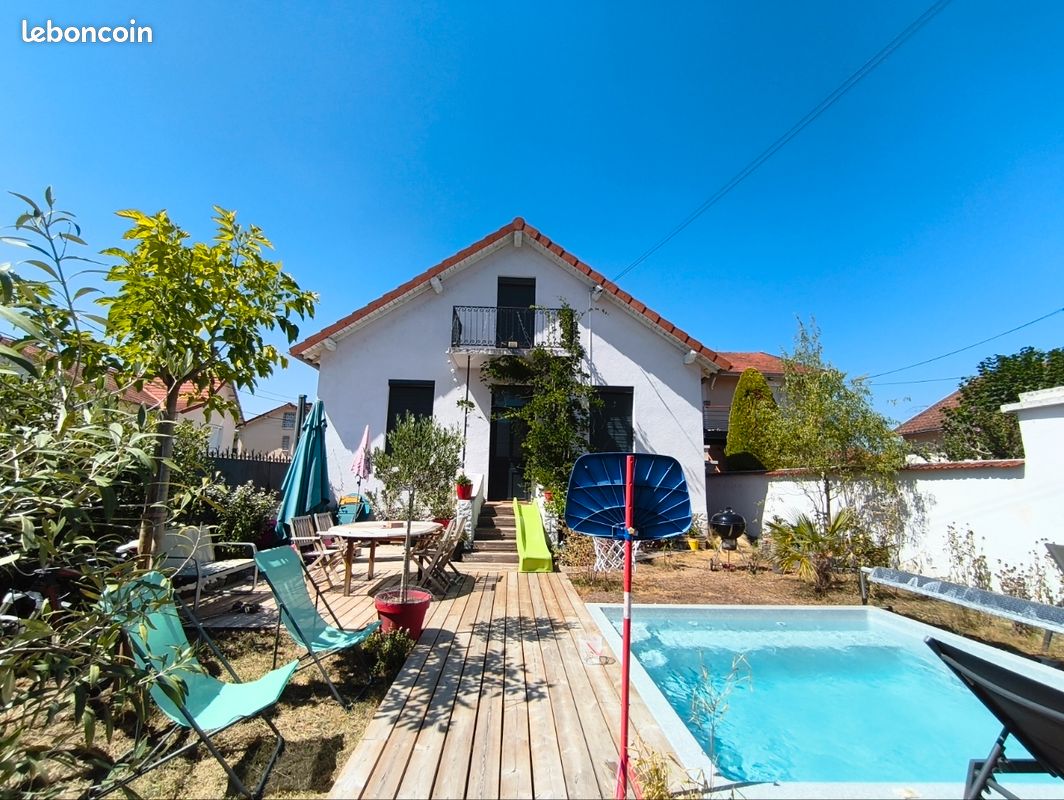 3 Schlafzimmer Haus in Roanne, France, Nr. 342526