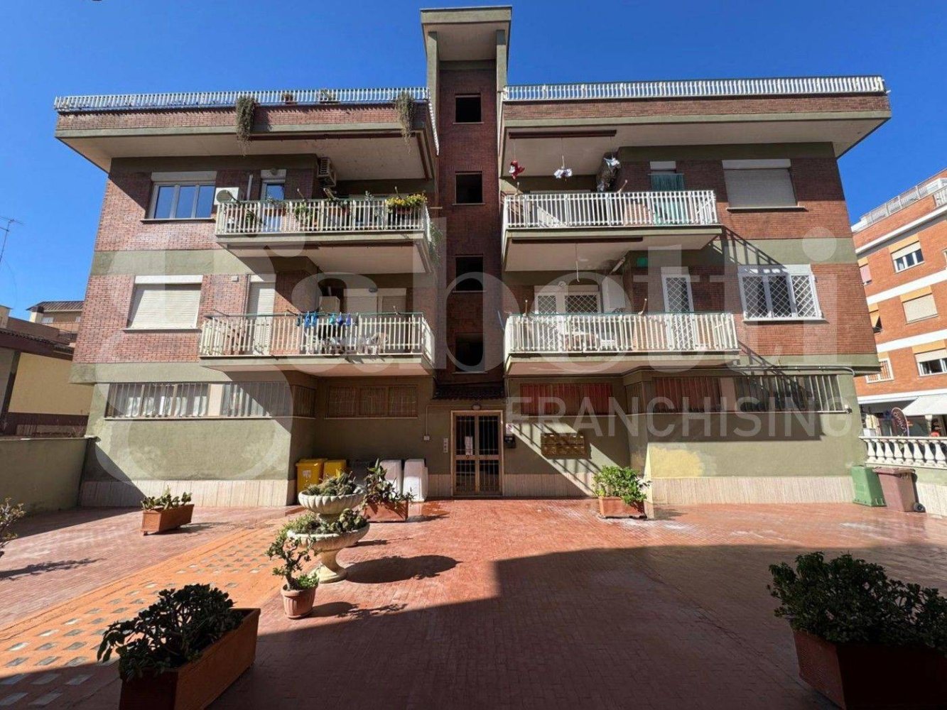 Apartamento de 2 dormitorios en Pomezia, Italy No. 367518
