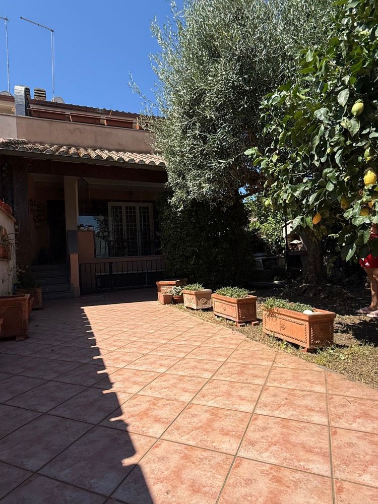 7غرفة منزل في Ladispoli, Italy رقم 259053