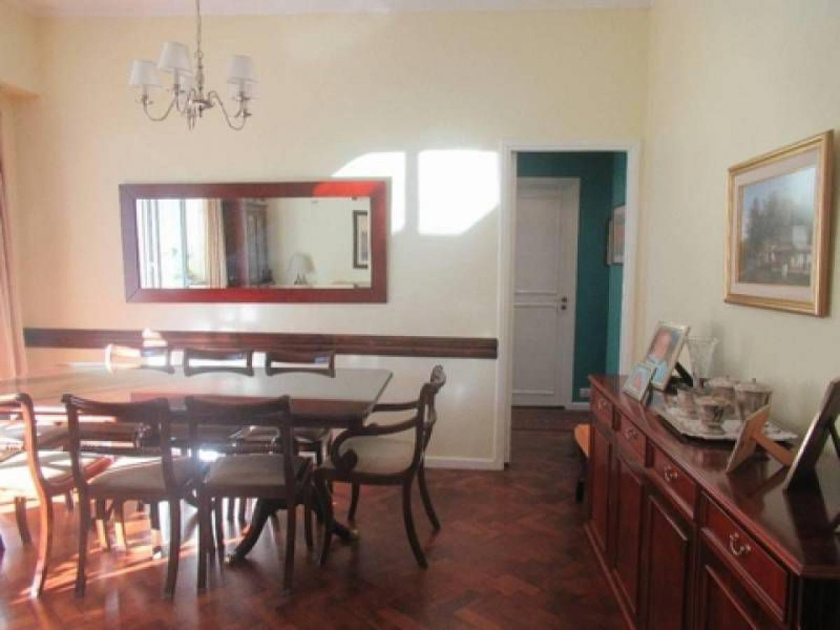 Apartamento de 3 dormitorios en Buenos Aires, Argentina No. 102423