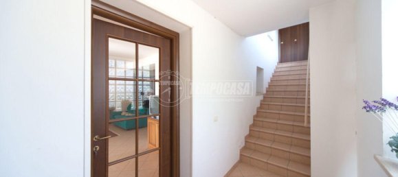 Дом с 4 комнатами в Перуджа, Италия № 18050 4