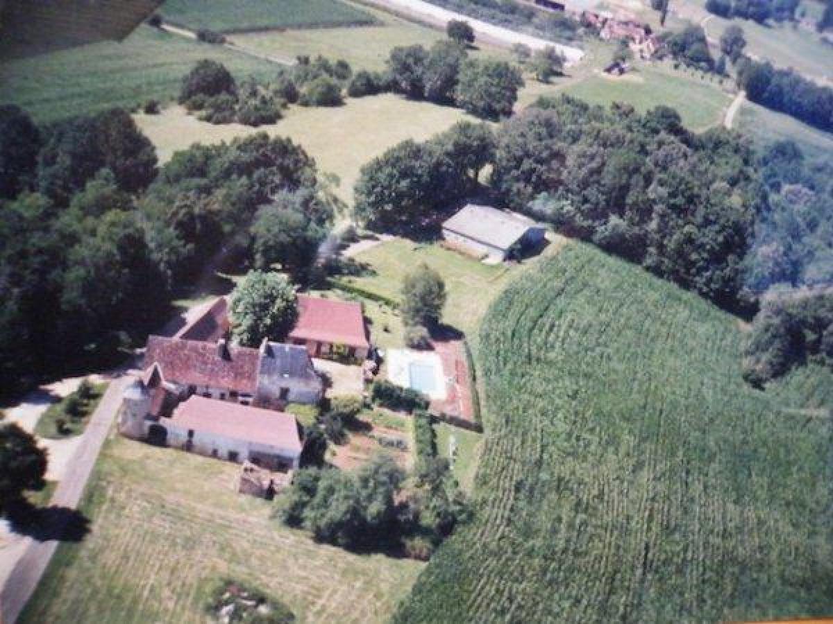 7 chambres Maison à Le Bugue, France No. 2102