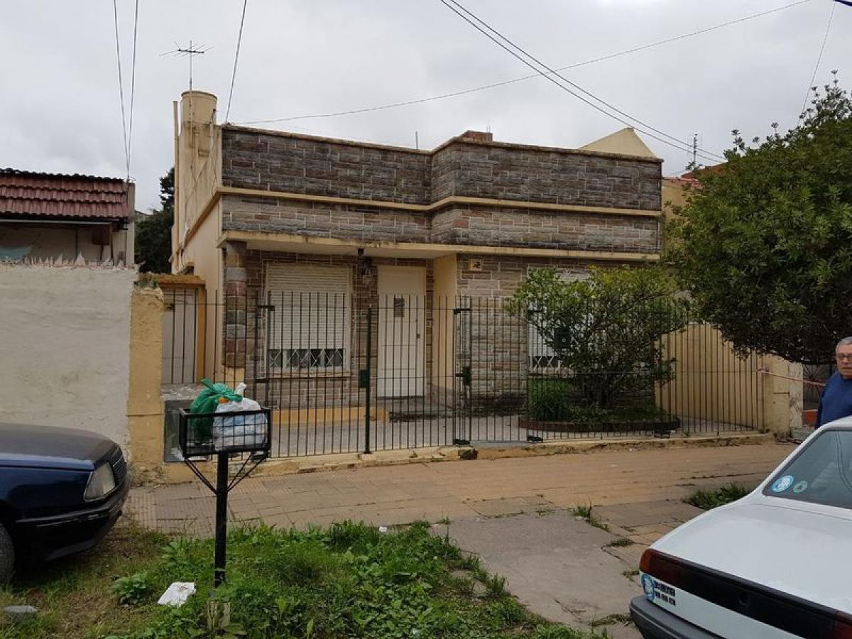 2 bedrooms House in Avellaneda, Argentina No. 4413