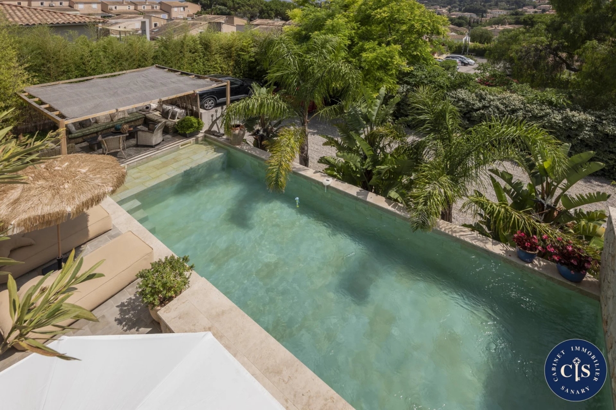  Castillos de 8 habitaciónes en Sanary-sur-Mer, France No. 285613