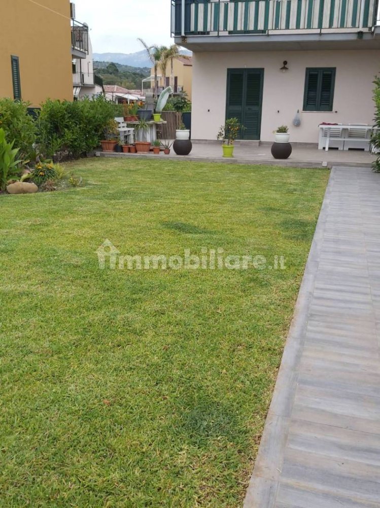 Apartamento T2 em Campofelice di Roccella, Italy N.º 255533