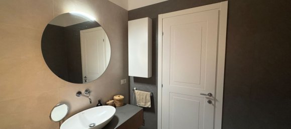 6-salle Appartement à Bologna, Italy No. 19622 29