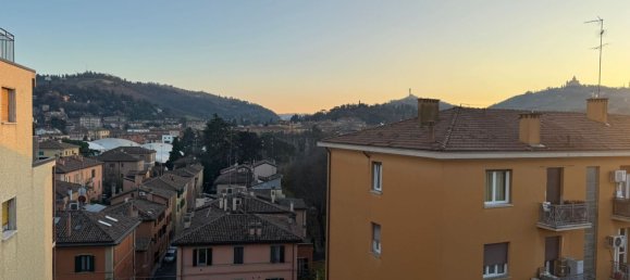 6-salle Appartement à Bologna, Italy No. 19622 3