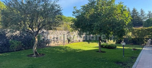 4 bedrooms Villa in Nicolosi, Italy No. 375586 5