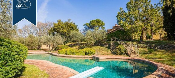 Вилла с 7 спальнями в Лучиньяно, Италия № 171354 34