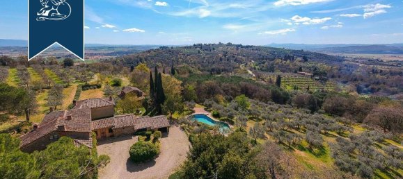 Вилла с 7 спальнями в Лучиньяно, Италия № 171354 5