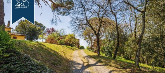 Вилла с 7 спальнями в Лучиньяно, Италия № 171354 10