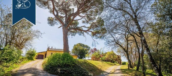 Вилла с 7 спальнями в Лучиньяно, Италия № 171354 9