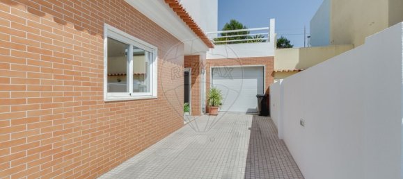 3 bedrooms House in Oeiras, Portugal No. 191105 5