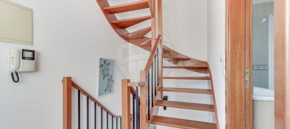 3 bedrooms House in Oeiras, Portugal No. 191105 13