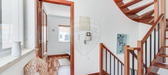 3 bedrooms House in Oeiras, Portugal No. 191105 12