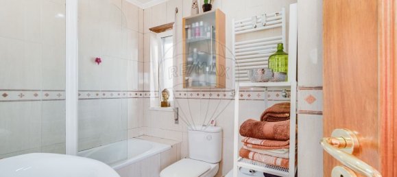 3 bedrooms House in Oeiras, Portugal No. 191105 17