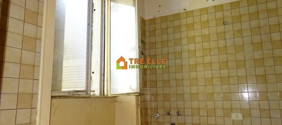 5 bedrooms Apartment in Marigliano, Italy No. 178754 9