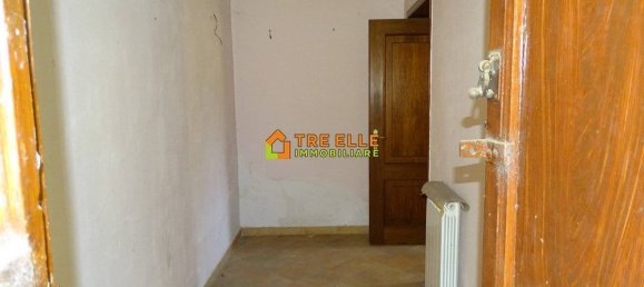 5 bedrooms Apartment in Marigliano, Italy No. 178754 7