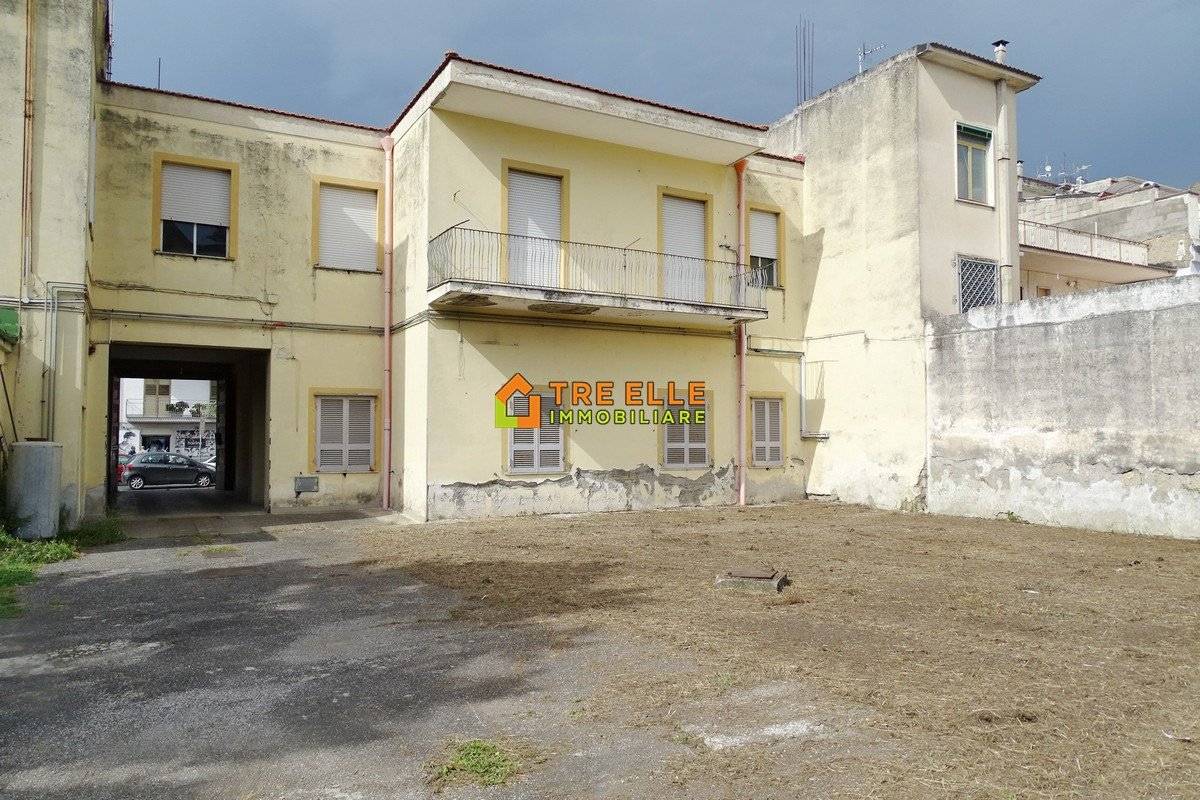 5 bedrooms Apartment in Marigliano, Italy No. 178754