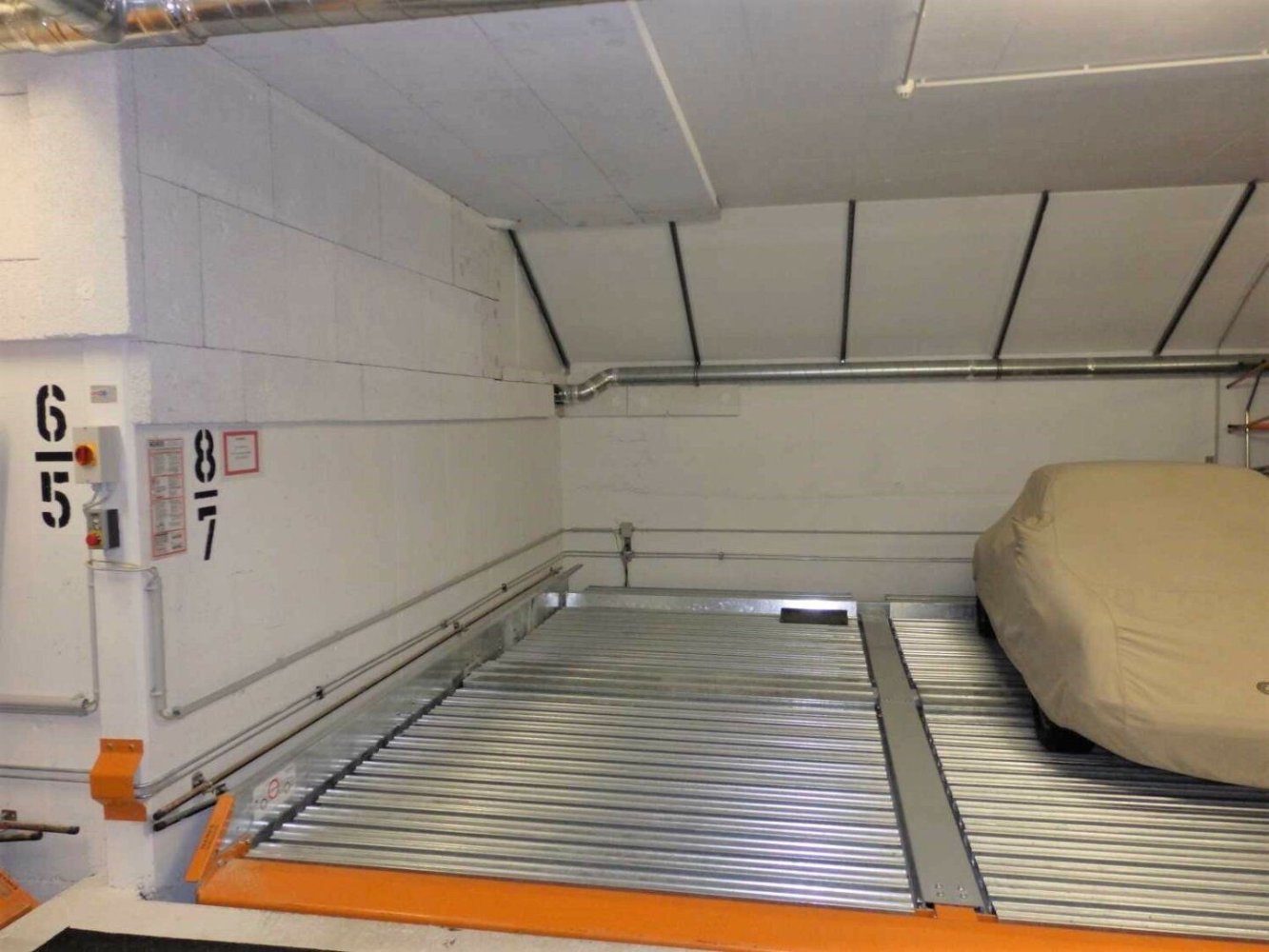 13m² Garage in Hernals, Austria No. 1199