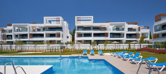 Apartamento de 2 dormitorios en Estepona, Spain No. 183361 3