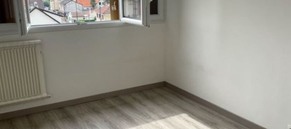 2 chambres Appartement à Neuilly-sur-Marne, France No. 176031 4