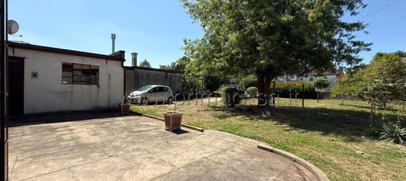 3 bedrooms House in Legnago, Italy No. 280676 2