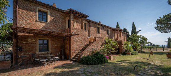 28 rooms House in Castiglione del Lago, Italy No. 292912 12