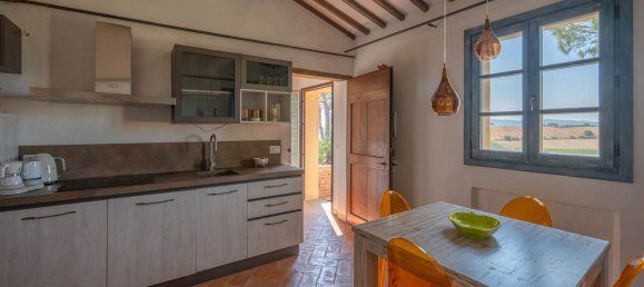 28 rooms House in Castiglione del Lago, Italy No. 292912 27