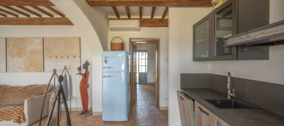 28 rooms House in Castiglione del Lago, Italy No. 292912 22