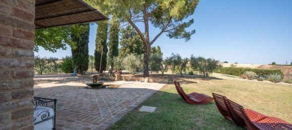 28 rooms House in Castiglione del Lago, Italy No. 292912 19