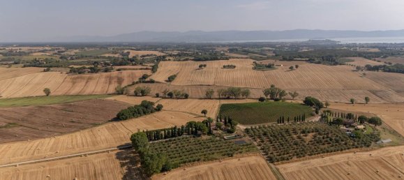 28 rooms House in Castiglione del Lago, Italy No. 292912 6