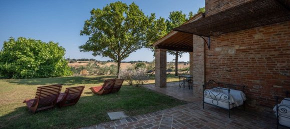 28 rooms House in Castiglione del Lago, Italy No. 292912 13