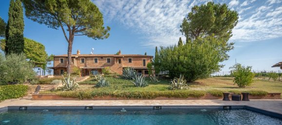 28 rooms House in Castiglione del Lago, Italy No. 292912 2