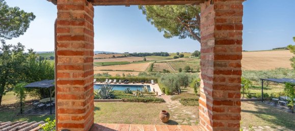 28 rooms House in Castiglione del Lago, Italy No. 292912 10